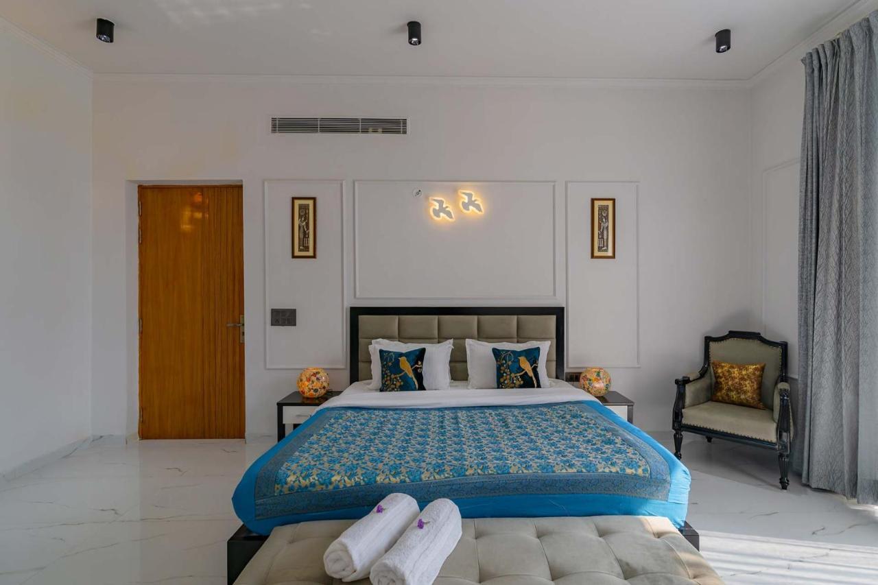 Stayvista At Le Blanc Escape W Outdoor Pool Sohna Extérieur photo