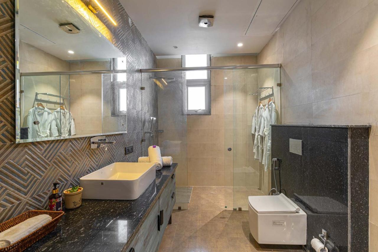 Stayvista At Le Blanc Escape W Outdoor Pool Sohna Extérieur photo