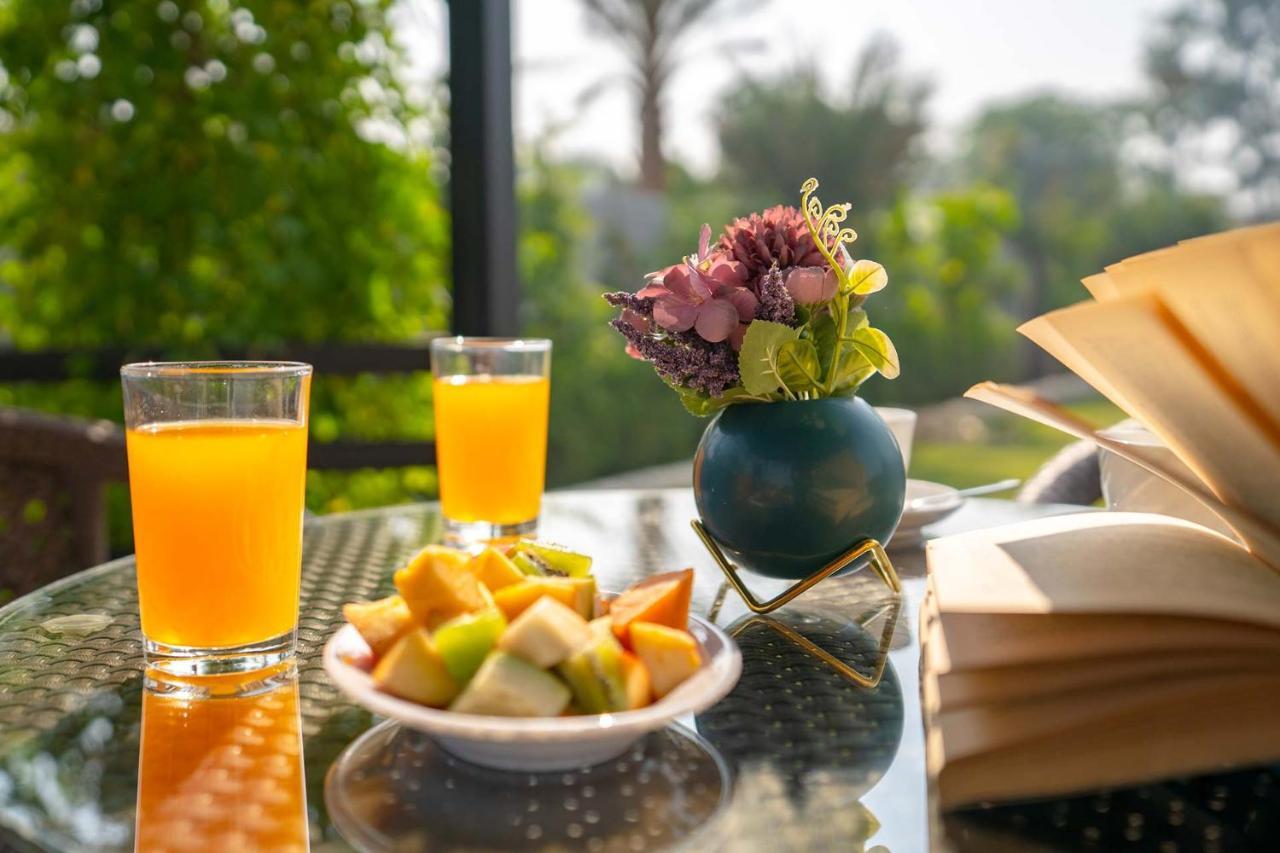 Stayvista At Le Blanc Escape W Outdoor Pool Sohna Extérieur photo